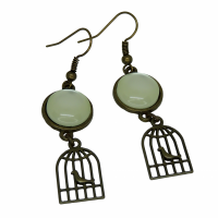 Boucles d oreilles cage a oiseau en bronze cabochon en resine vert couleur argente 1 