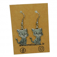 Boucles d oreilles chat assis breloque argentee 1 