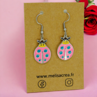 Boucles d oreilles coccinelle couleur rose et bleu breloque argentee email 2 photoroom