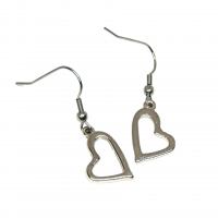 Boucles d oreilles coeur creux couleur argentee 1 