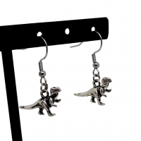 Boucles d oreilles dinausore breloque couleur argentee 6 photoroom