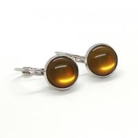Boucles d oreilles dormeuse argentee cabochon en resine marron kaki 1 