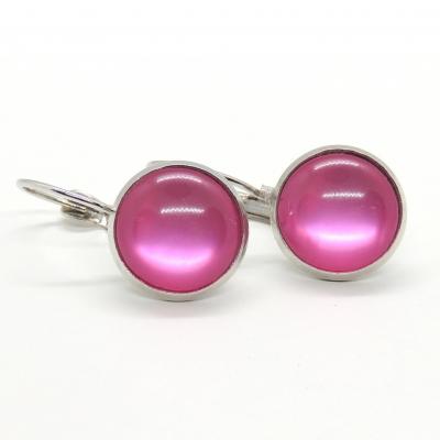 Boucles d oreilles dormeuse argentee cabochon en resine rose 1 