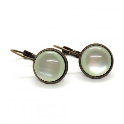 Boucles d oreilles dormeuse bronze cabochon en resine vert d eau