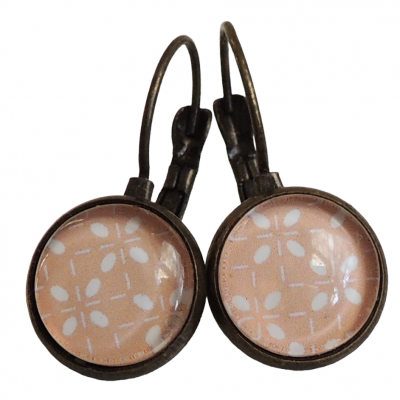 Boucles d oreilles dormeuse cabochon en verre fond rose etoile blanche dormeuse en laiton bronze 4 1 