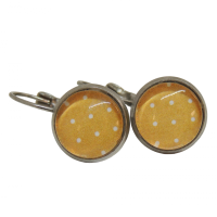 Boucles d oreilles dormeuse en laiton argente fond moutarde a points blancs 1 