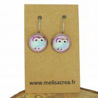 Boucles d oreilles dormeuse hiboux chouette sur fond rose support argente 1 