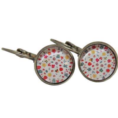 Boucles d oreilles dormeuse support en laiton couleur argentee sans nickel cabochon en verre fleurs multicolore sur fond blanc 1 1 