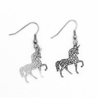 Boucles d oreilles estampe licorne argentee 4 