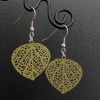 Boucles d oreilles feuille coeur kaki 3