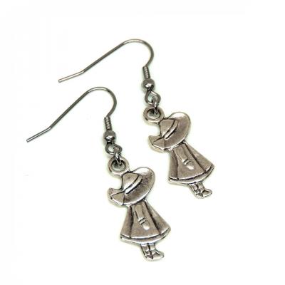 Boucles d oreilles fillette chapeau impair