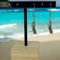 Boucles d oreilles hippocampe breloque couleur argentee theme mer marin vacances 6 photoroom 1