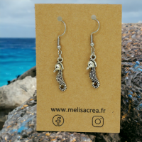 Boucles d oreilles hippocampe breloque couleur argentee theme mer marin vacances 8 photoroom 1