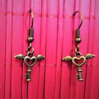 Boucles d oreilles once upon a time cles coeur aile en bronze 2 