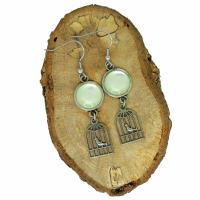 Boucles d oreilles pendante breloque cage a oiseaux cabochon en verre en resine vert d eau 17 