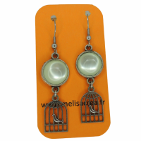 Boucles d oreilles pendante breloque cage a oiseaux cabochon en verre en resine vert d eau 23 