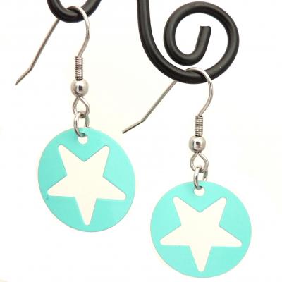 Boucles d oreilles pendante estampe etoile bleu