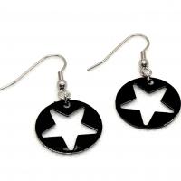 Boucles d oreilles pendante estampe etoile noir 3