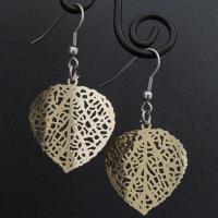 Boucles d oreilles pendante feuille coeur dorees estampe