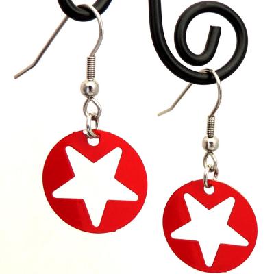 Boucles d oreilles pendantes estampe etoile rouge 4