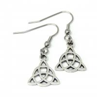 Boucles d oreilles triquetra symbole celtique argente pendante