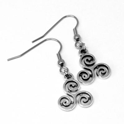 Boucles d oreilles triskell pendante