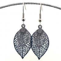 Bouclesd oreilles pendantes feuille estampe gris bleu et gris clair 3