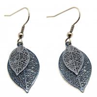 Bouclesd oreilles pendantes feuille estampe gris bleu et gris clair 6