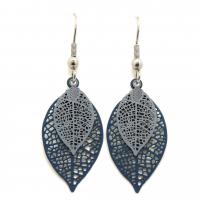 Bouclesd oreilles pendantes feuille estampe gris bleu et gris clair