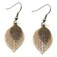 Bouclesd oreilles pendantes feuille estampe taupe et marron 2