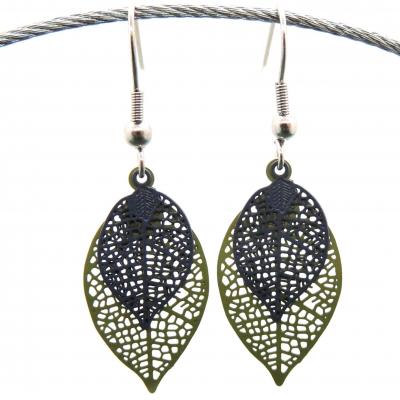 Bouclesd oreilles pendantes feuille estampe vert et gris 3