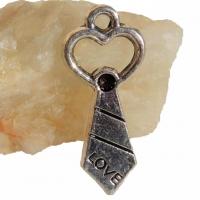 Breloque agentee cravate coeur love 3 
