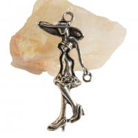 Breloque connecteur femme avec chapeau et robe 4 