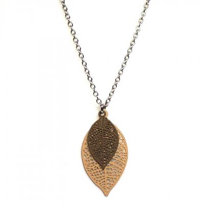 Collier chaine acier inoxydable estampe double feuille beige et marron