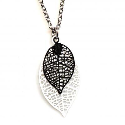 Collier chaine acier inoxydable estampe double feuille blanc et noir 2