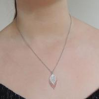 Collier chaine acier inoxydable estampe double feuille dore rose et blanc 8