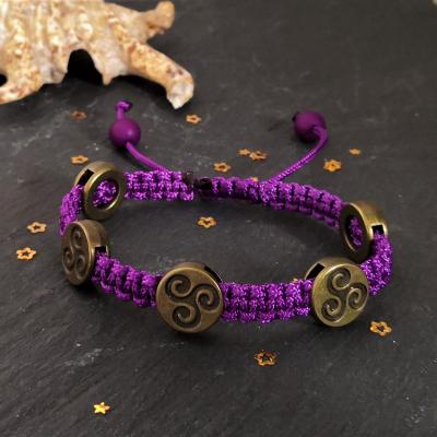 bracelet celtique mauve, perle triskell