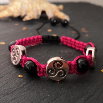bracelet celtique rose, perle triskell