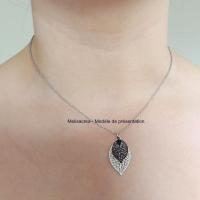 Modele collier chaine acier inoxydable estampe double feuille blanc et noir 8