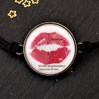 Modele support cabochon 20 mm bracelet fil nylon bouche rouge