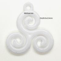 Pendentif acrylique triskel blanc mesure