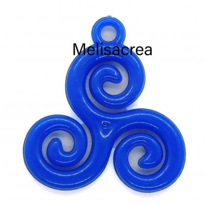 Pendentif acrylique triskel bleu marine