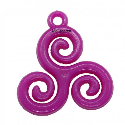 Pendentif acrylique triskel mauve 1 