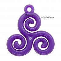 Pendentif acrylique triskel violet mesure