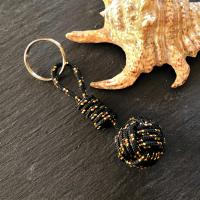 Pomme de touline noire rouge et jaune 1 