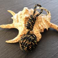 Pomme de touline noire rouge et jaune 3 