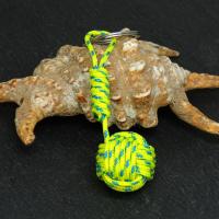 Porte cles pomme de touline jaune et bleu 2 
