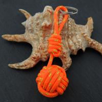 Porte cles pomme de touline orange fluo 3
