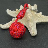 Porte cles pomme de touline rouge bleu rose 3 